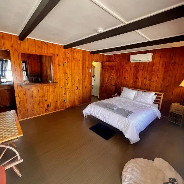 Joshua Tree Ranch House Motel - Downtown - Room #4，位于约书亚树的酒店
