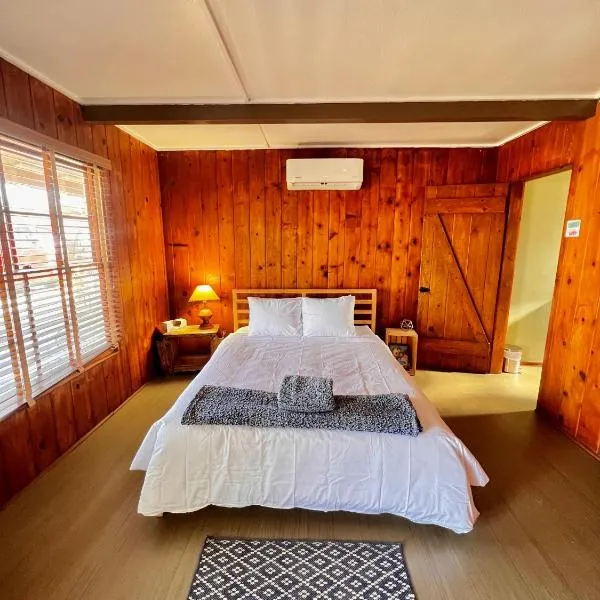 Joshua Tree Ranch House Motel - Downtown - Room #5，位于约书亚树的酒店