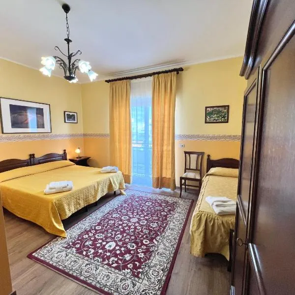 艾特里帕尔齐住宿及自行车酒店，位于兰达佐的酒店