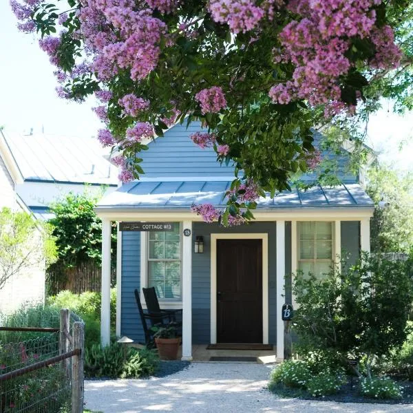 Hill Country Herb Garden，位于弗雷德里克斯堡的酒店