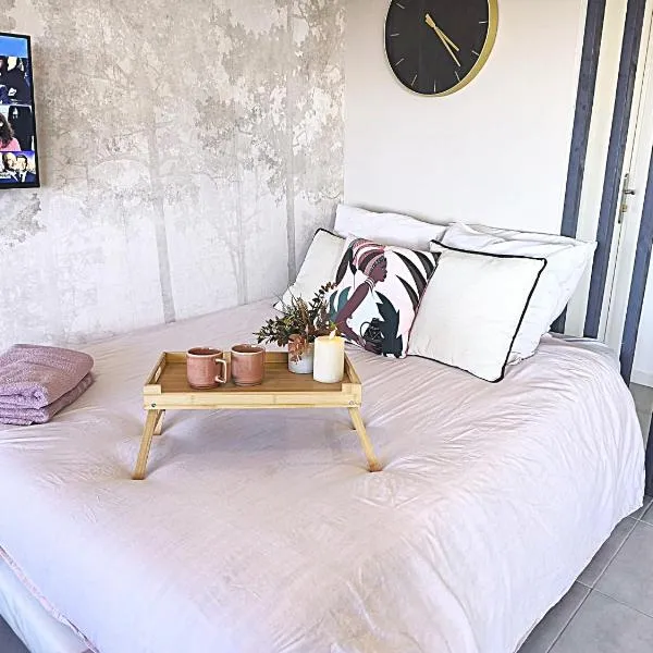LeRelaisdOdile - Idéal PRO & Couple - Studio Cosy - Proche Metro - Parking Gratuit - Mons-en-Barœul - - WIFI HD - Smart TV - Entrée Autonome，位于蒙桑巴勒尔的酒店