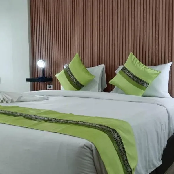 28 Boutique Hotel - Newly Renovated，位于芭东海滩的酒店