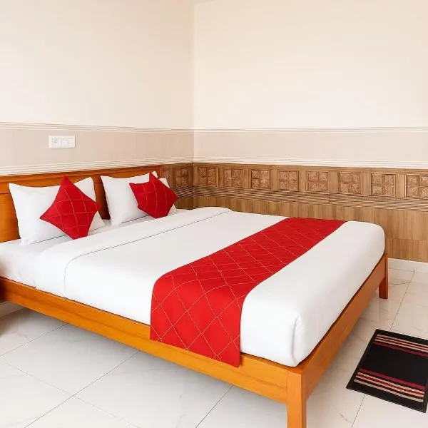 Near Ram Janam Bhumi Hotel ! THE KANHA SHIVA -Free Wi-fi And Parking Facility - Provided Excellent Room Service - Best Homestay In Ayodhya，位于Ayodhya的酒店