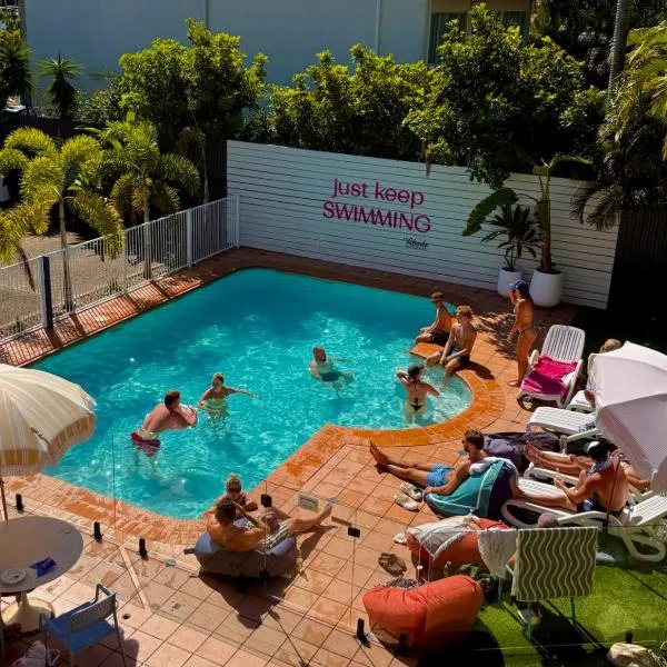 Abode Mooloolaba, Backpackers & Motel rooms，位于穆卢拉巴的酒店