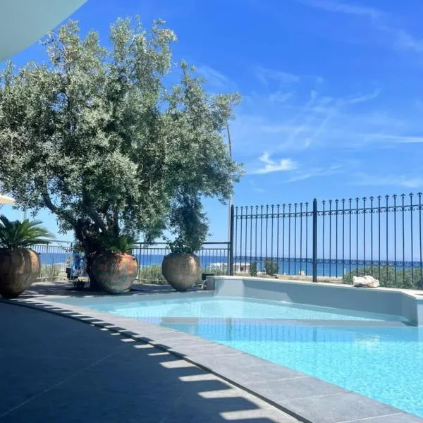 EGO' Marine Sea View, Marina di Mandatoriccio，位于曼达托里乔码头的酒店