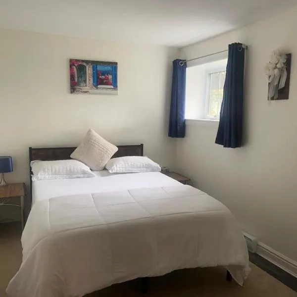 Central Halifax one Bedroom apartment in Clayton Park，位于哈利法克斯的酒店