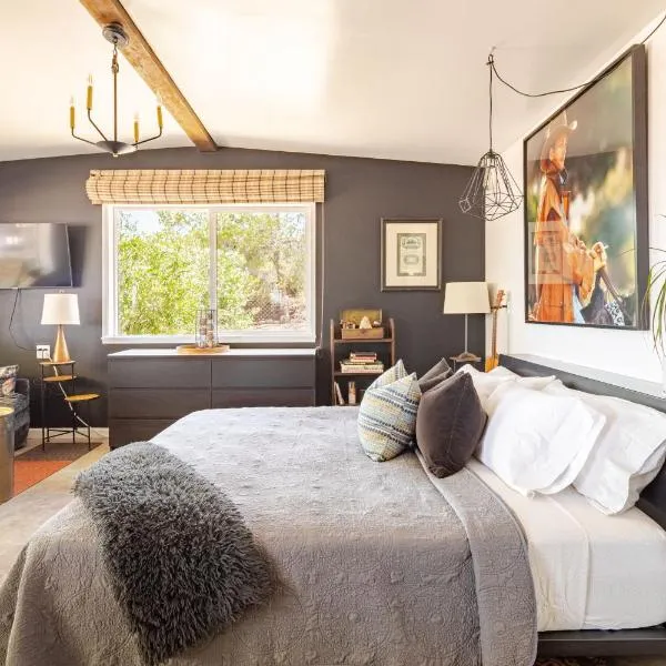 Popular Homestead! Location, Stargaze, Views!，位于约书亚树的酒店