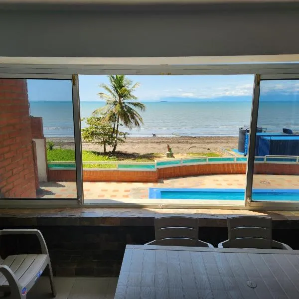 TUCACAS VISTA Y SALIDA AL MAR Apto TIPO ESTUDIO DUPLEX SIN HABITACIÓN INDEPENDIENTE，位于Tucacas的酒店