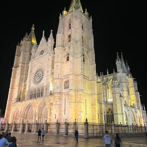 MAGIC II a 30 segundos de la Plaza Mayor y 1 minuto de la Catedral，位于莱昂的酒店