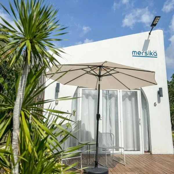 Mersika Beachfront Studio Near To Mersing Jetty，位于丰盛港的酒店
