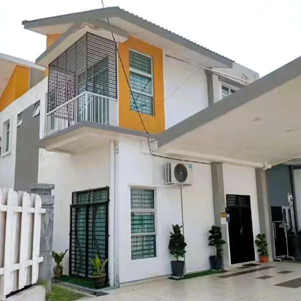 Sarrah Homestay At Kasa Height Residence，位于Kampong Alor Gajah的酒店
