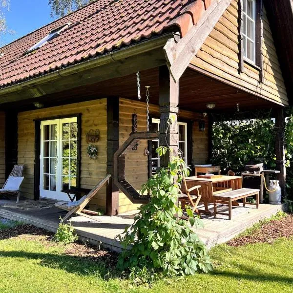 Norwegian saunahouse，位于Haapse的酒店