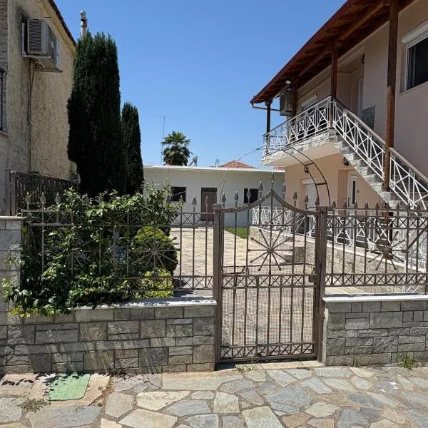 Krithia Apartment with Garden Family Apartment，位于Krithiá的酒店