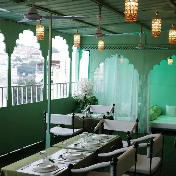 Island Tower Boutique Hotel，位于乌代浦的酒店