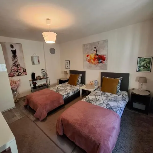 Room in SPA " TABARKA "，位于斯帕的酒店