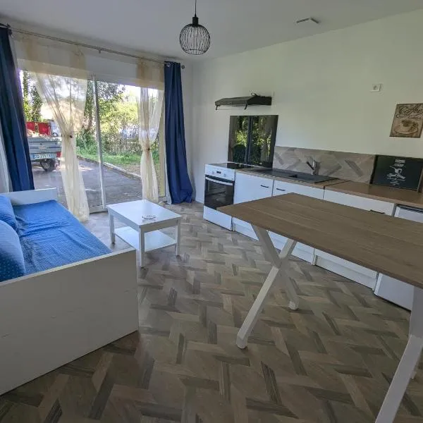 Détente et calme proche bassin，位于米奥的酒店