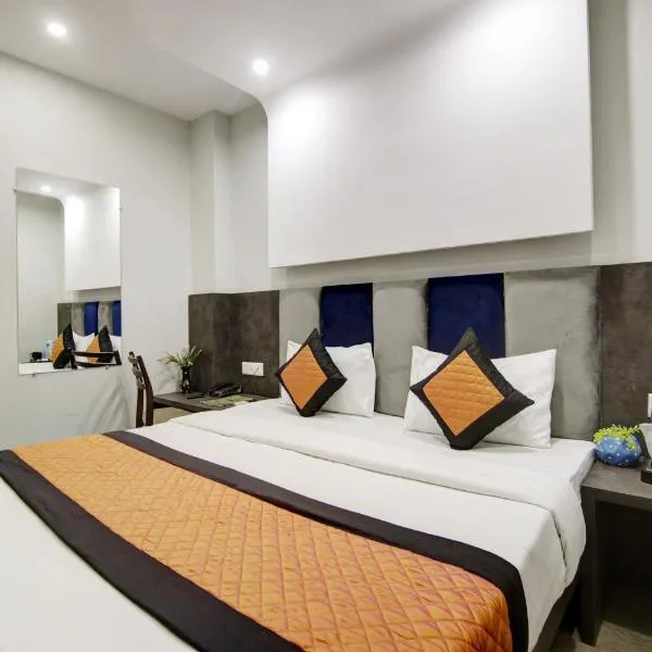 Hotel S B Inn Near New Delhi railway Station Paharganj，位于新德里的酒店