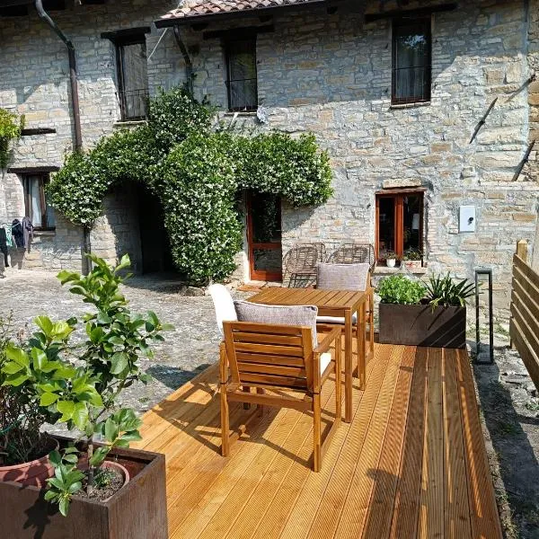 Serenity B&B immerso tra i monti d'Appennino，位于Vetto的酒店