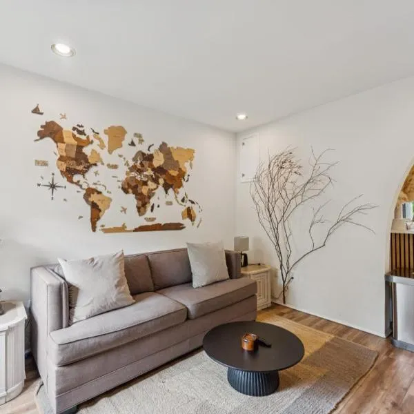 Entire rowhouse in Capitol Hill with free parking，位于华盛顿的酒店