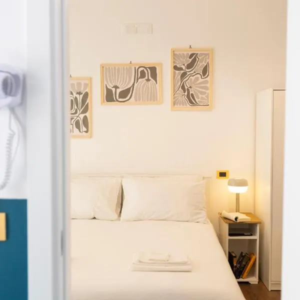 Mare nel Cuore Rooms Salerno，位于萨莱诺的酒店