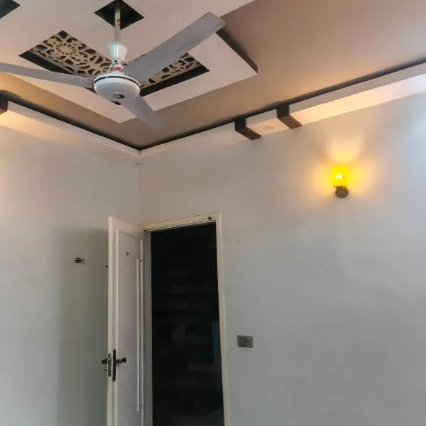 Karachi Guest House Comfort，位于卡拉奇的酒店