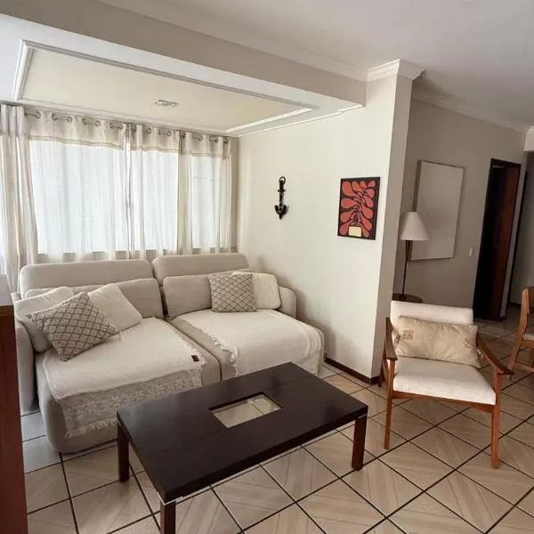 Cobertura quadra MAR em Meia Praia - 100m do mar，位于伊塔佩马的酒店