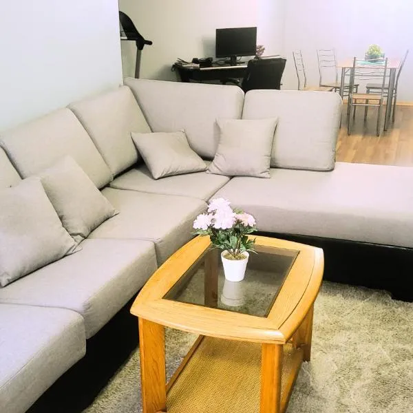 Cozy 2-Bedroom Basement Suite Retreat Calgary，位于卡尔加里的酒店