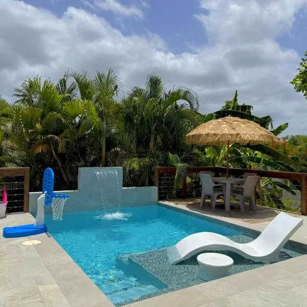 Casita Almendro-Apartment With Heated Pool，位于圣赫尔曼的酒店