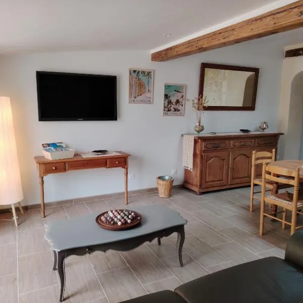 Petit pied-à-terre à Marennes，位于马雷讷的酒店