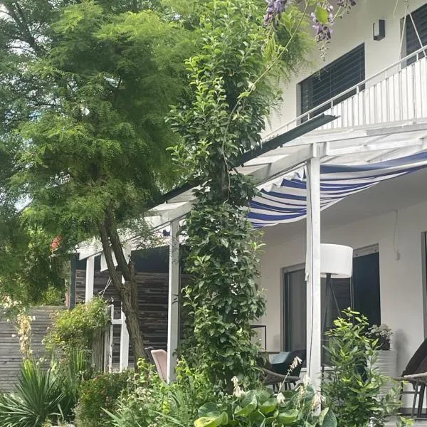 Haus 16 Ferienhaus zwischen Salzburg Chiemsee und Waging am See，位于Kirchanschöring的酒店