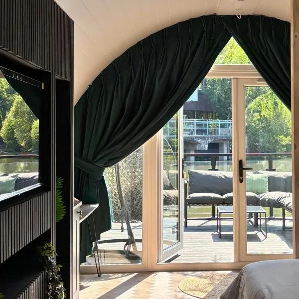 AvantGlamp，位于马斯顿格林的酒店