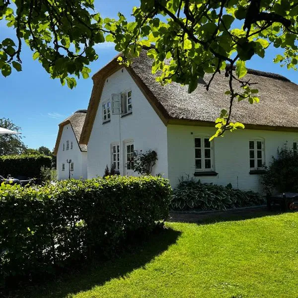 Thatched country escape - Aarhus，位于Lystrup的酒店