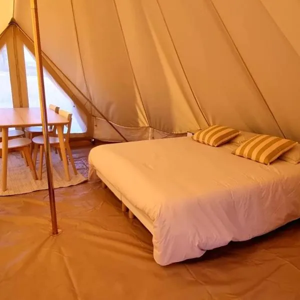 Tente confortable pour 4 personnes，位于Auboncourt-Vauzelles的酒店