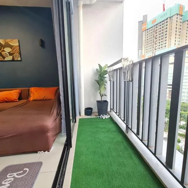 9pax 2R2B FAMILY SUITE, i-CITY, i-SUITE, HYDE, LIBERTY, Beside Theme Park, WIFI 50-55"TV，位于莎阿南的酒店