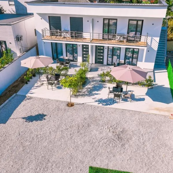 TaNa's Apartments，位于东吉托伊的酒店