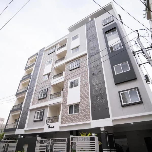 3 Bee's Service Apartments, Gachibowli，位于Madhapur的酒店