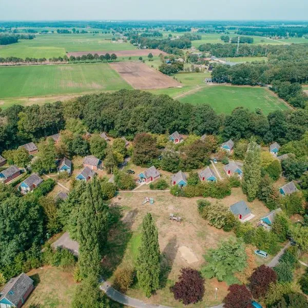 Vakantiepark Sallandshoeve，位于Nieuw-Heeten的酒店