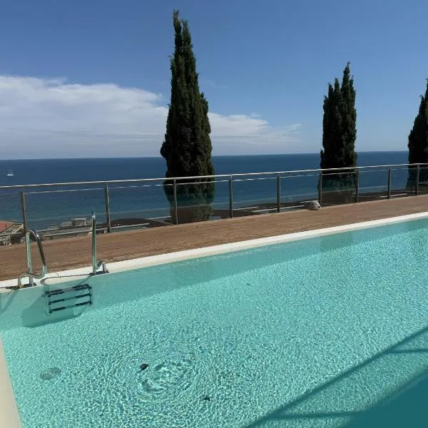 oasi del relax, piscina a 500 mt dal mare，位于阿拉西奥的酒店