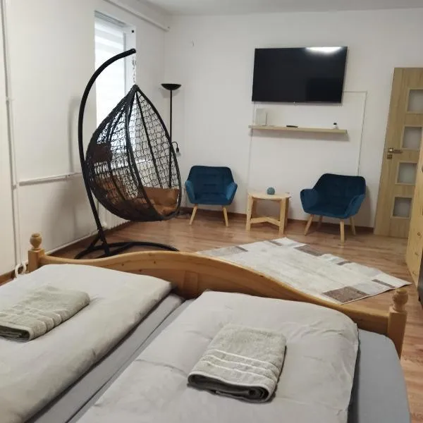 Márti Apartman，位于沙托劳尔尧乌伊海伊的酒店