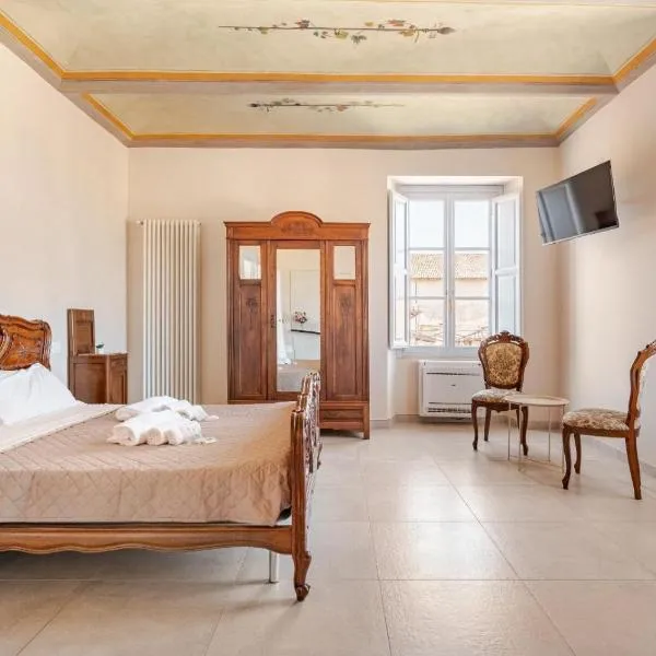 PALAZZO PICALFIERI SUITE d EPOCA，位于拉奎拉的酒店