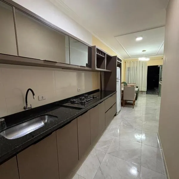 Furnished house，位于Fazenda Rio Grande的酒店
