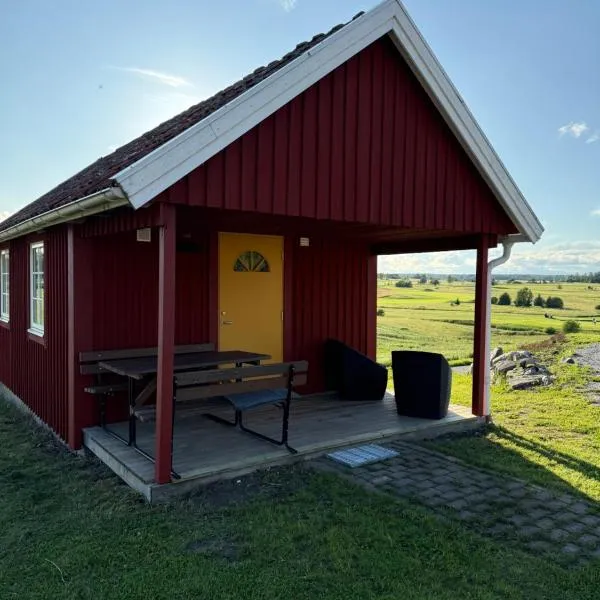 Lantligt läge nära golfbana，位于韦斯特罗斯的酒店