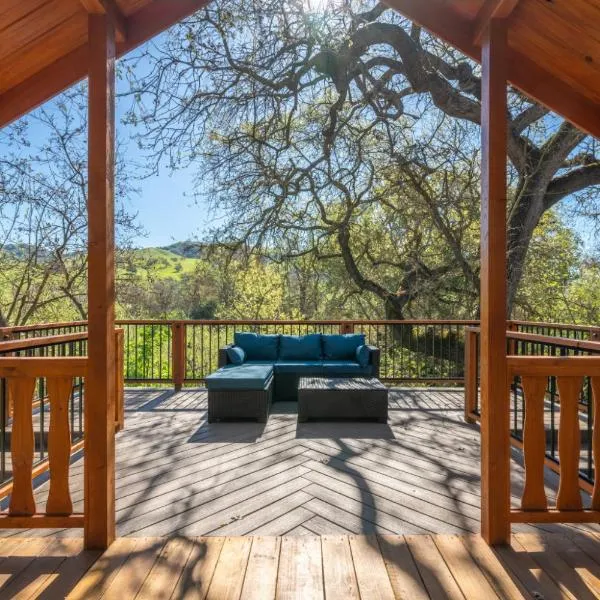 Casa de Fruta Cabins, Inn & RV Park，位于霍利斯特的酒店