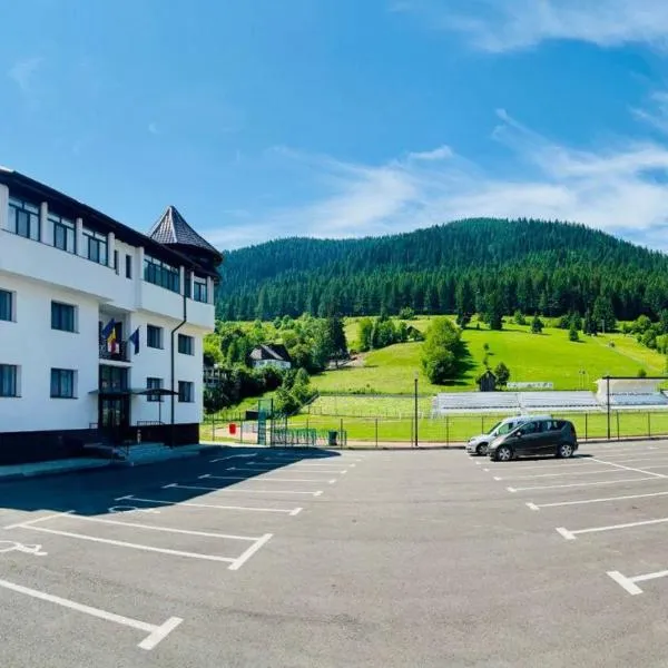 Vila Stadion，位于坎普朗莫道尼斯的酒店