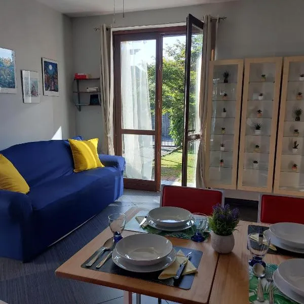 Arona - Lake Maggiore Entire Home - parking，位于阿罗纳的酒店