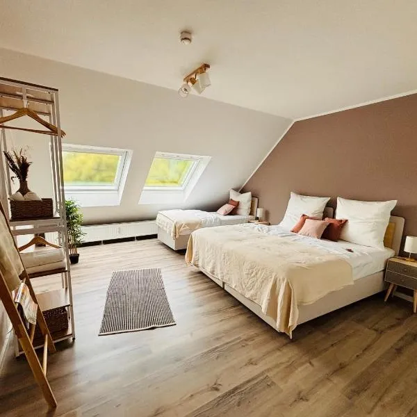 HYGGE HOMES - Apartment 'Urban Nest' - Schlossnähe trifft Design，位于策勒的酒店