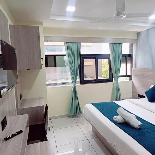 Hotel Sun PLaza，位于艾哈迈达巴德的酒店