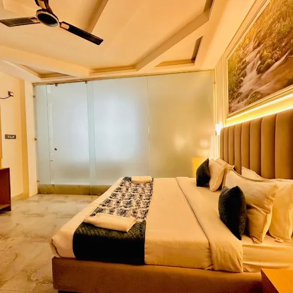 Hotel Prabhawati Palace Near Kashi-Vishwanath Temple，位于瓦拉纳西的酒店