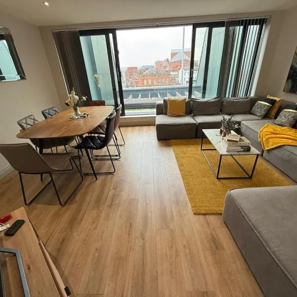 Modern Spacious Leeds Penthouse，位于Central Station的酒店