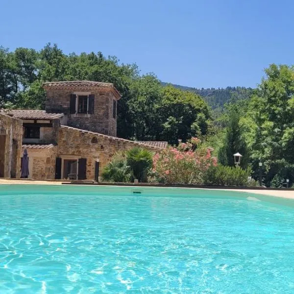 Magnifique Mas avec Piscine - La Bergerie du Razès，位于Alet-les-Bains的酒店